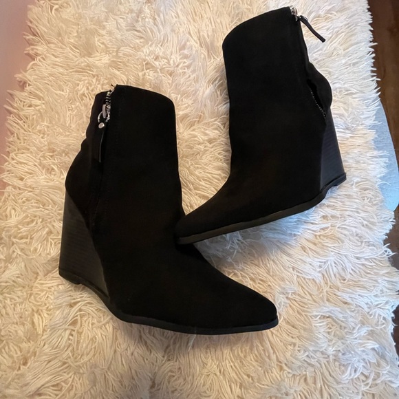 Just Fab Booties - Picture 2 of 4